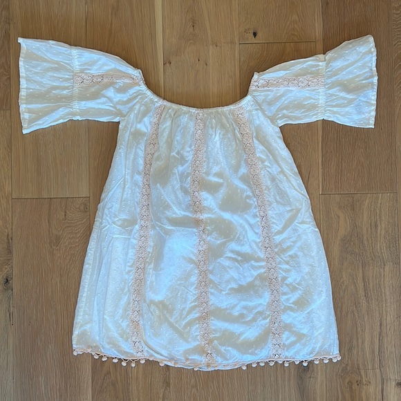 TULAROSA Sara Off Shoulder Lace Mini Dress with Flounce Sleeves - Size M - Picture 2 of 10